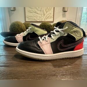 Kids Jordan Retro 1